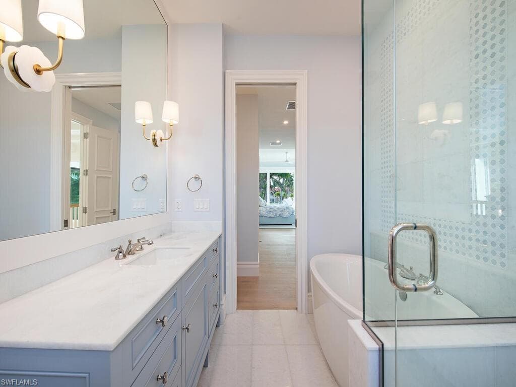 2375 Lantern LN, NAPLES FL 34102-25