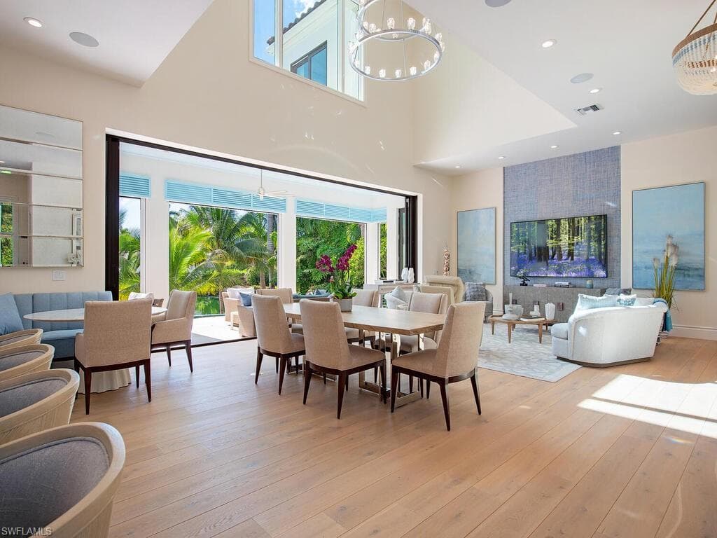 2375 Lantern LN, NAPLES FL 34102-2