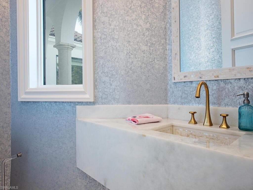 2375 Lantern LN, NAPLES FL 34102-27