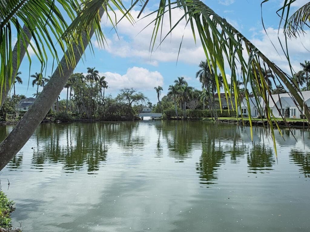 2375 Lantern LN, NAPLES FL 34102-19