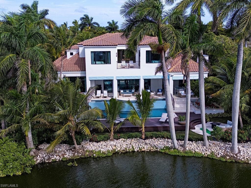 2375 Lantern LN, NAPLES FL 34102-37