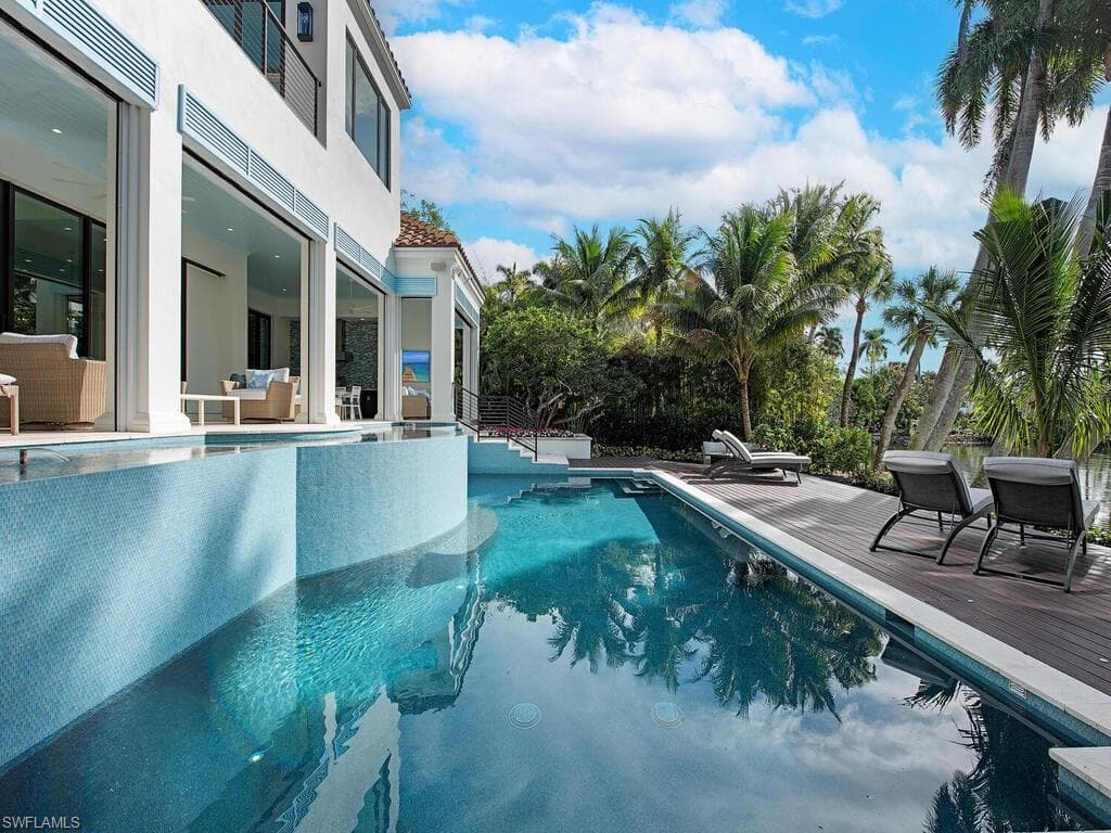 2375 Lantern LN, NAPLES FL 34102-30