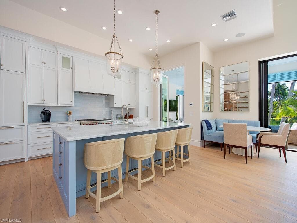 2375 Lantern LN, NAPLES FL 34102-3