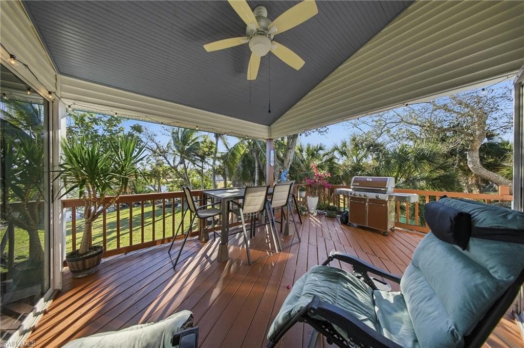 21697/699 Indian Bayou DR, FORT MYERS BEACH FL 33931-20