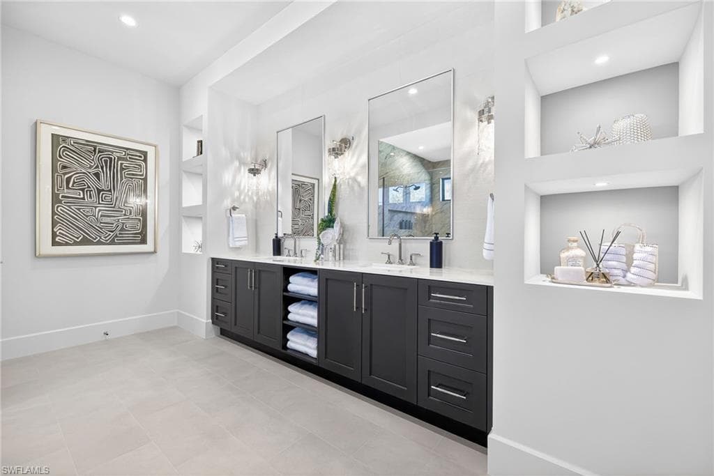 2051 Cambridge Park DR, NAPLES FL 34109-19