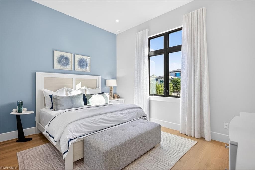 2051 Cambridge Park DR, NAPLES FL 34109-23