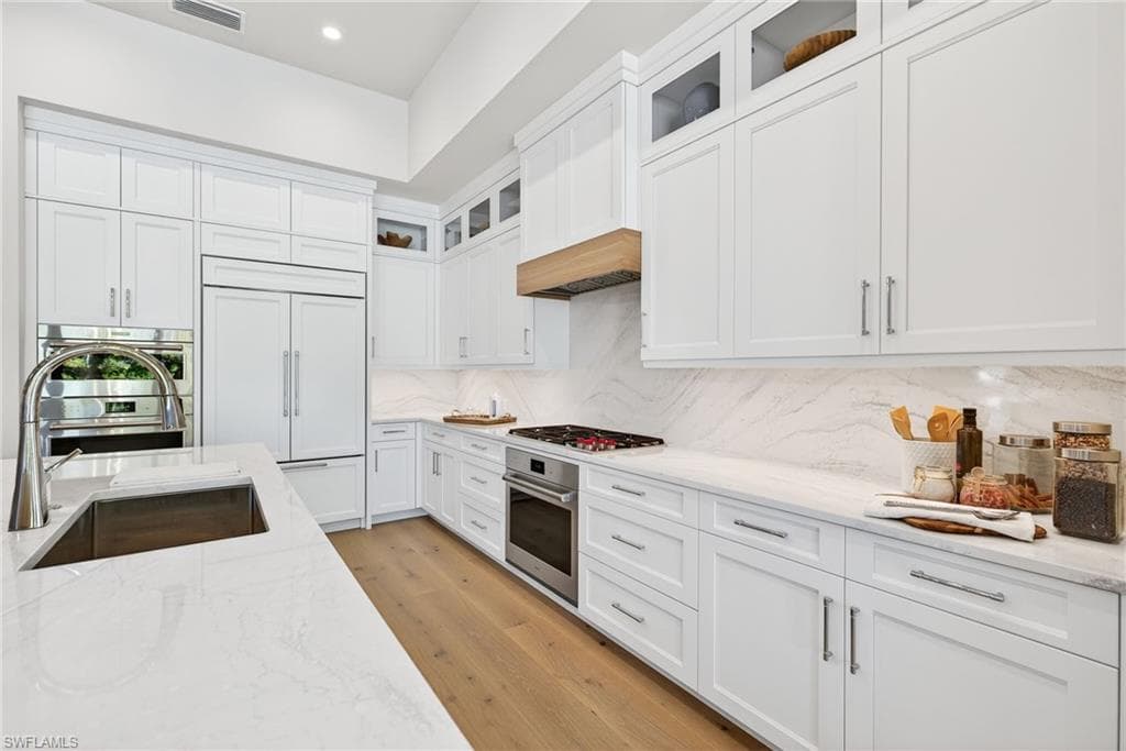 2051 Cambridge Park DR, NAPLES FL 34109-14