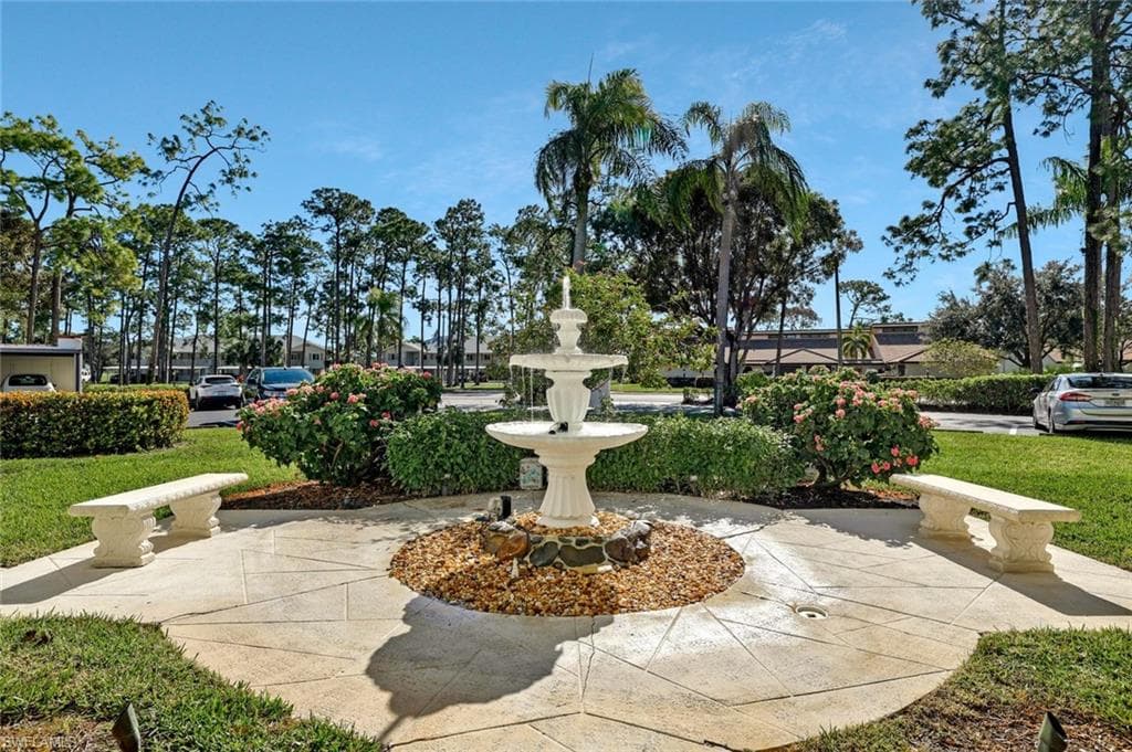 601 Augusta BLVD # 4, NAPLES FL 34113-22