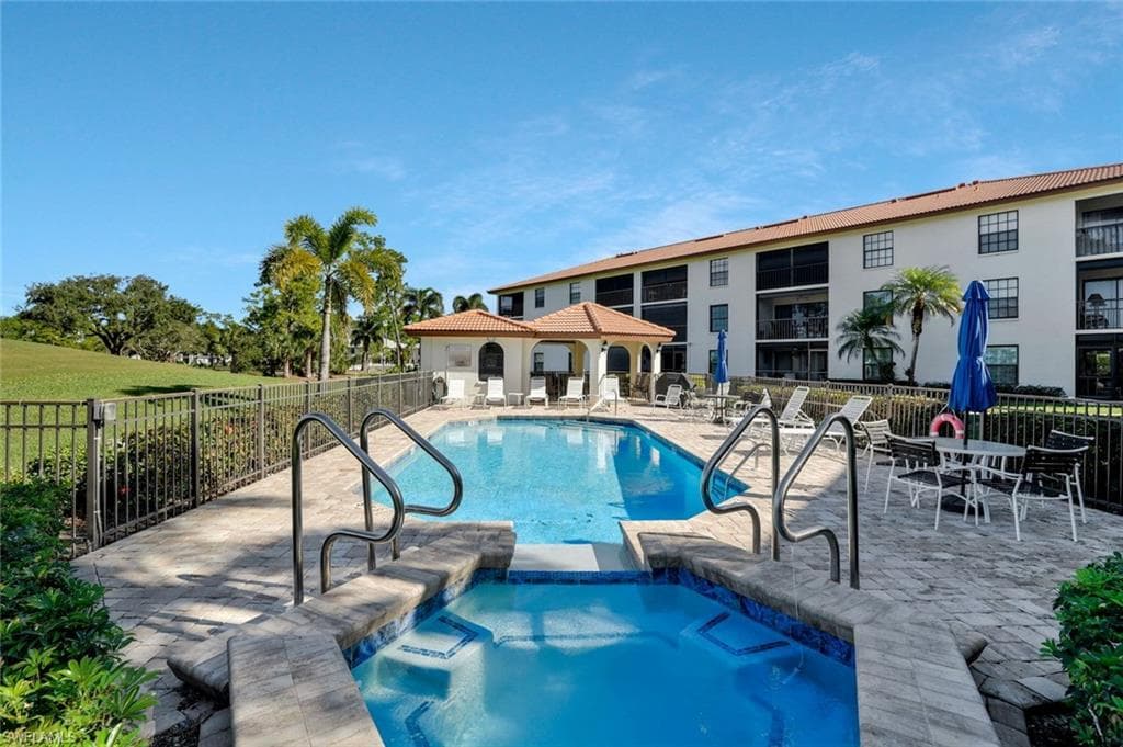 601 Augusta BLVD # 4, NAPLES FL 34113-18