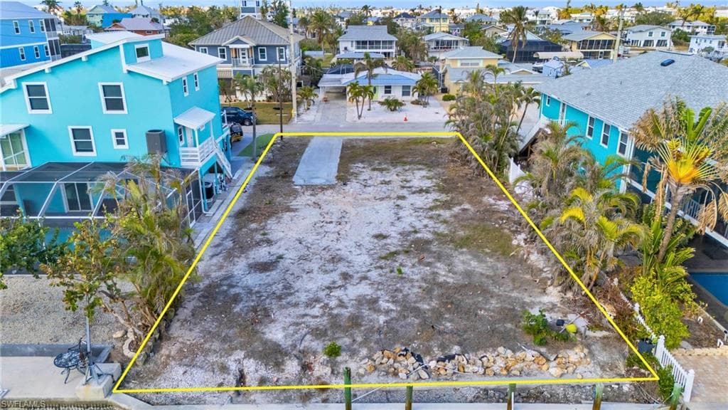 200 Curlew ST, FORT MYERS BEACH FL 33931-1