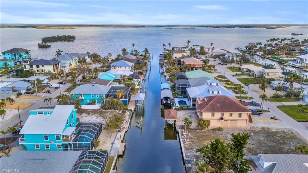 200 Curlew ST, FORT MYERS BEACH FL 33931-4