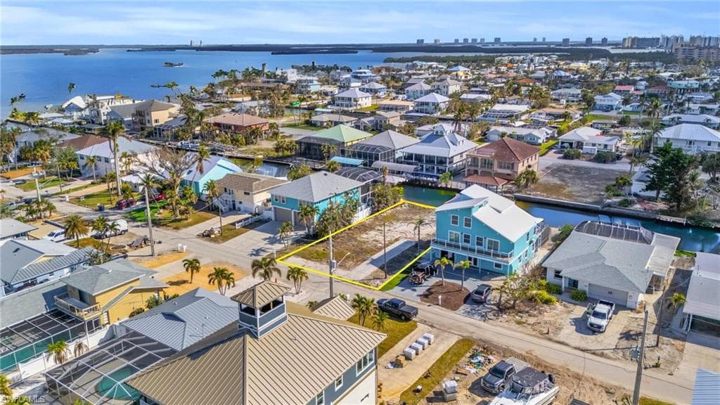 200 Curlew ST, FORT MYERS BEACH FL 33931-7