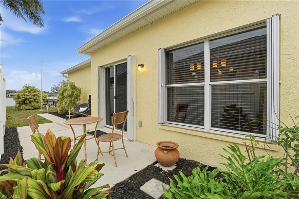 10711 Maui CIR, ESTERO FL 33928-26