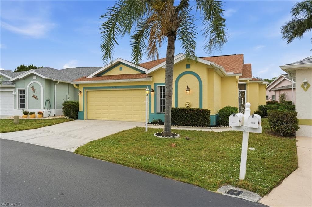 10711 Maui CIR, ESTERO FL 33928-1