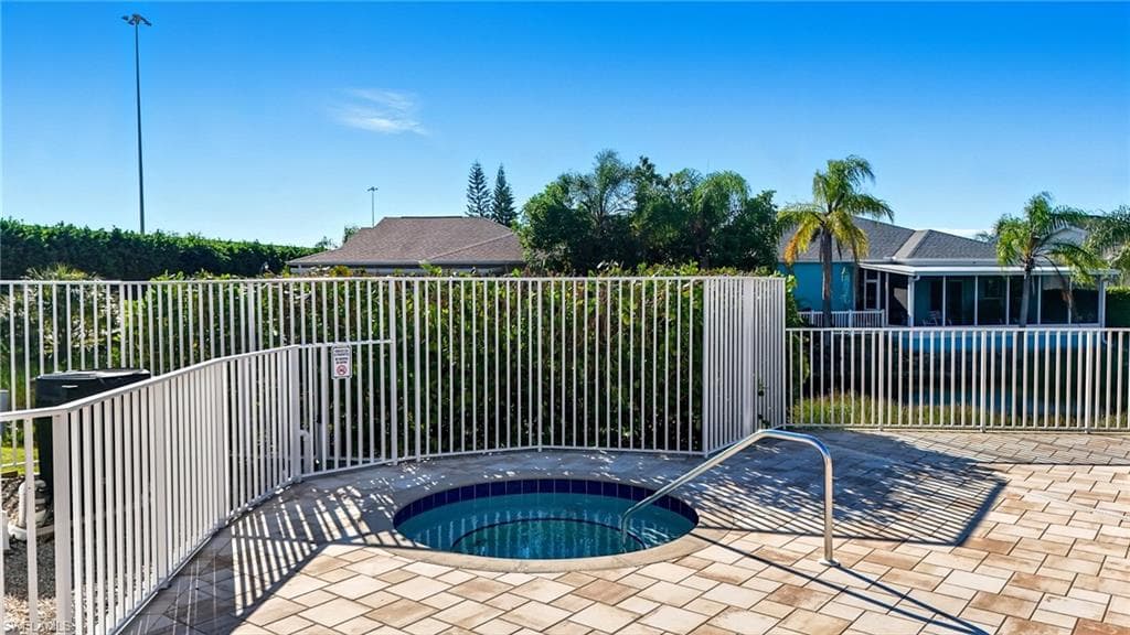 10711 Maui CIR, ESTERO FL 33928-41