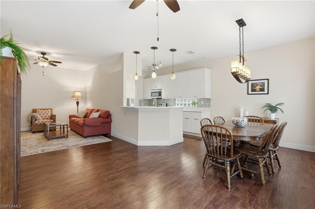 10711 Maui CIR, ESTERO FL 33928-9