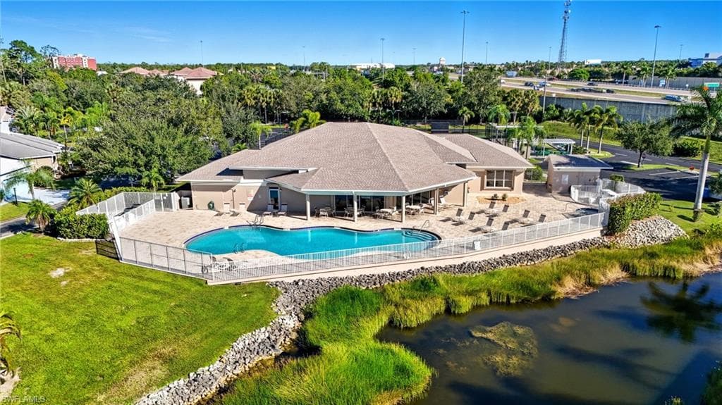 10711 Maui CIR, ESTERO FL 33928-40