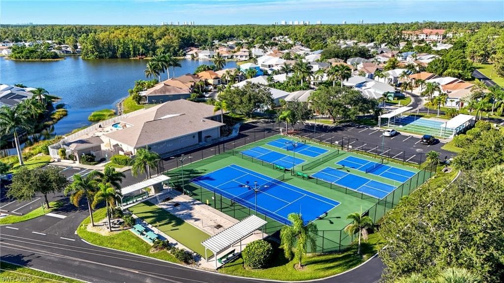 10711 Maui CIR, ESTERO FL 33928-39