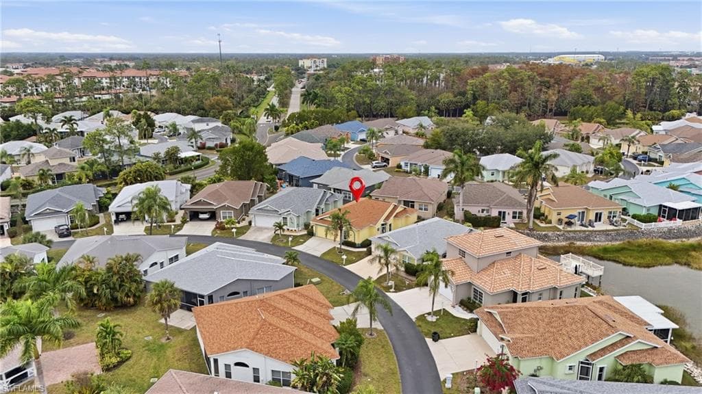 10711 Maui CIR, ESTERO FL 33928-34