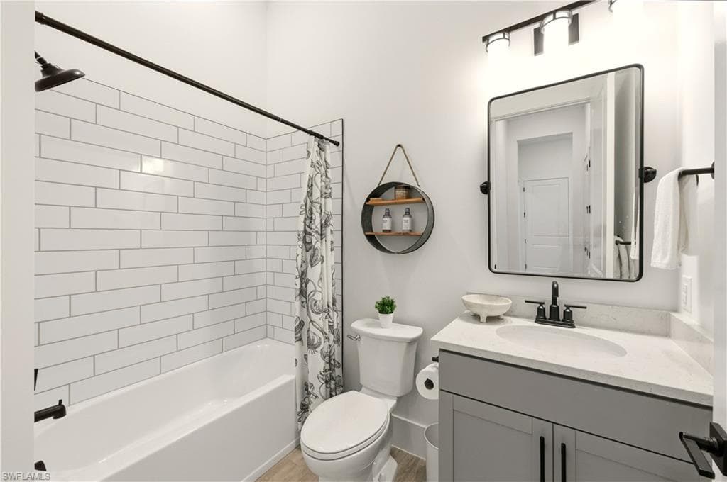 16265 Verilyn CIR, NAPLES FL 34110-31