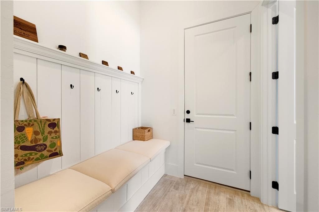 16265 Verilyn CIR, NAPLES FL 34110-32