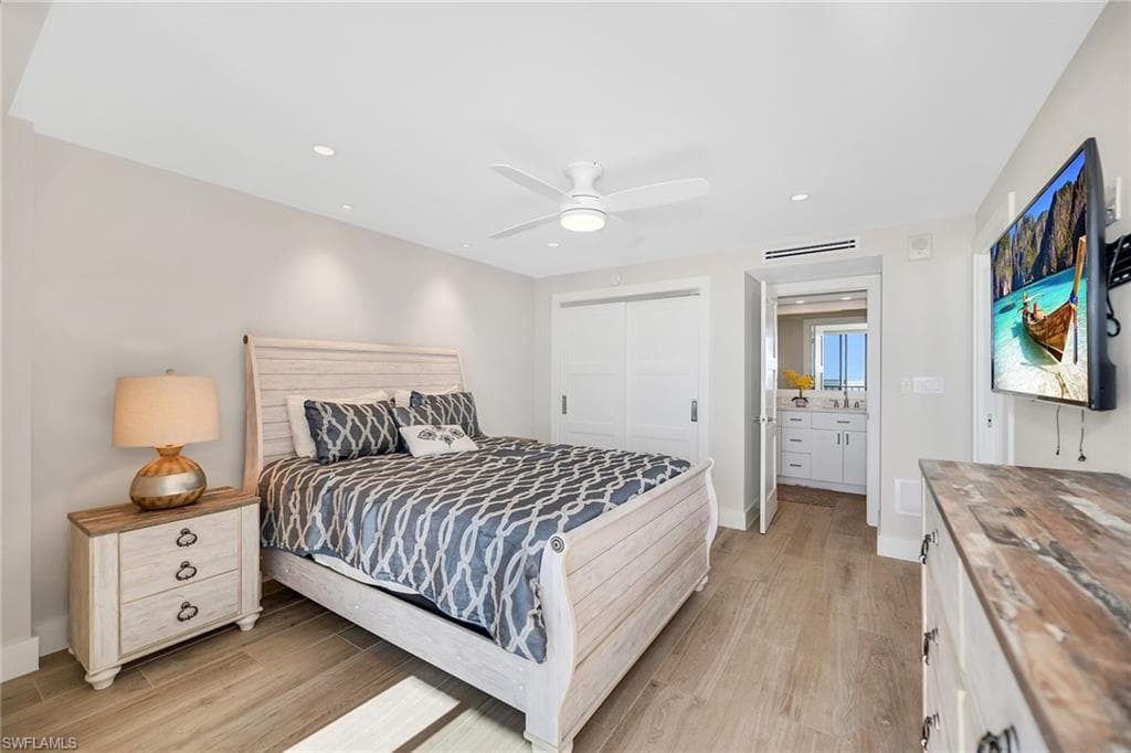 380 Seaview CT # 1405, MARCO ISLAND FL 34145-16