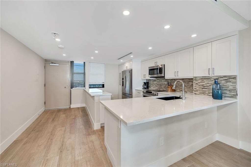 380 Seaview CT # 1405, MARCO ISLAND FL 34145-6