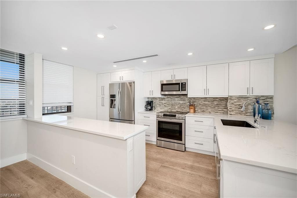 380 Seaview CT # 1405, MARCO ISLAND FL 34145-9