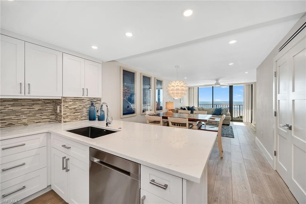 380 Seaview CT # 1405, MARCO ISLAND FL 34145-7