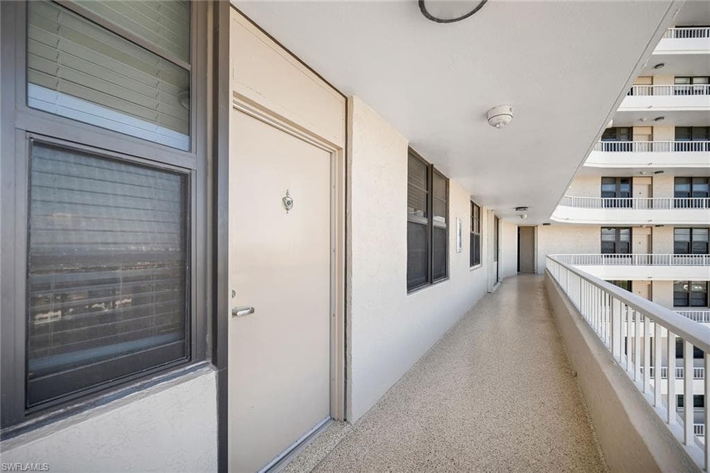 380 Seaview CT # 1405, MARCO ISLAND FL 34145-24