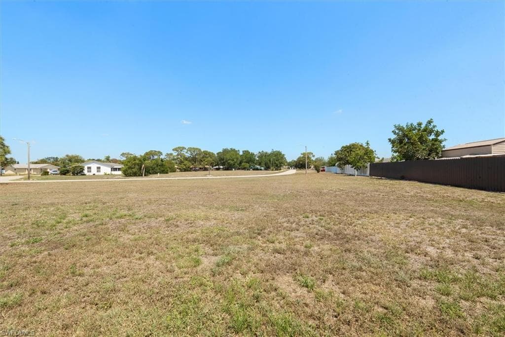 10746 Lemontree CT, LEHIGH ACRES FL 33936-20