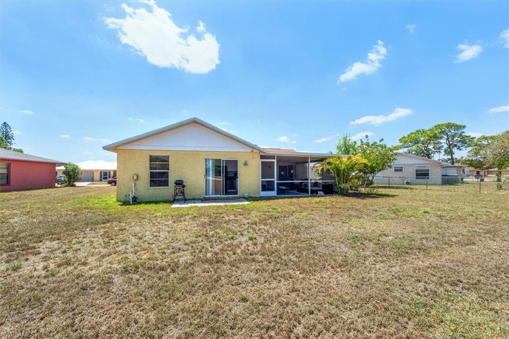 10746 Lemontree CT, LEHIGH ACRES FL 33936-19