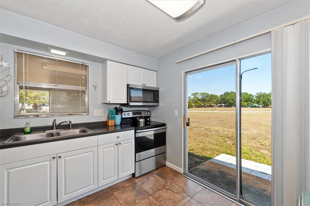 10746 Lemontree CT, LEHIGH ACRES FL 33936-9