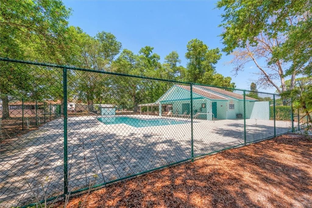 10746 Lemontree CT, LEHIGH ACRES FL 33936-22