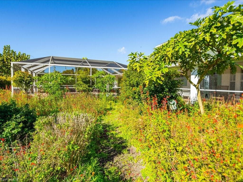 20591 Groveline CT, ESTERO FL 33928-4