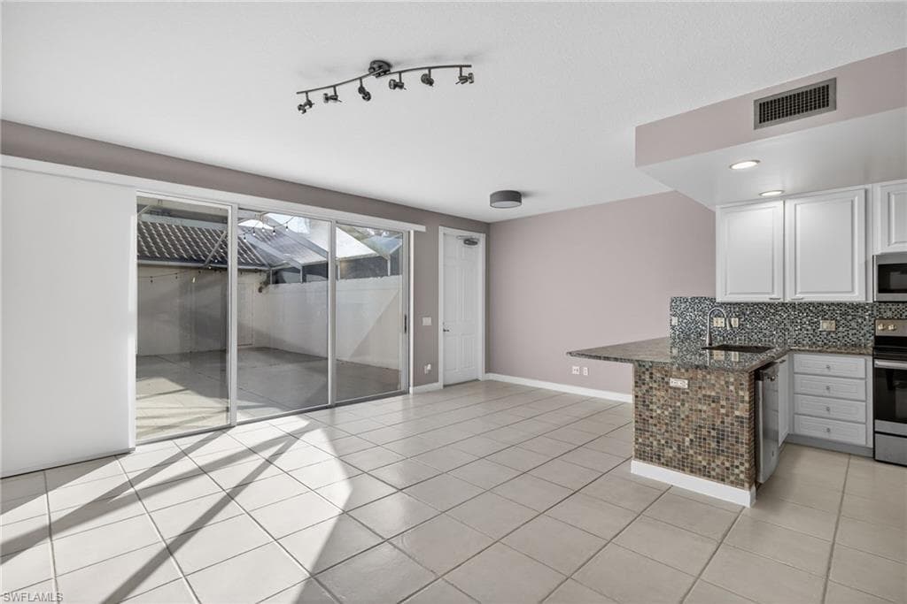 3518 Zanzibar WAY, NAPLES FL 34119-9