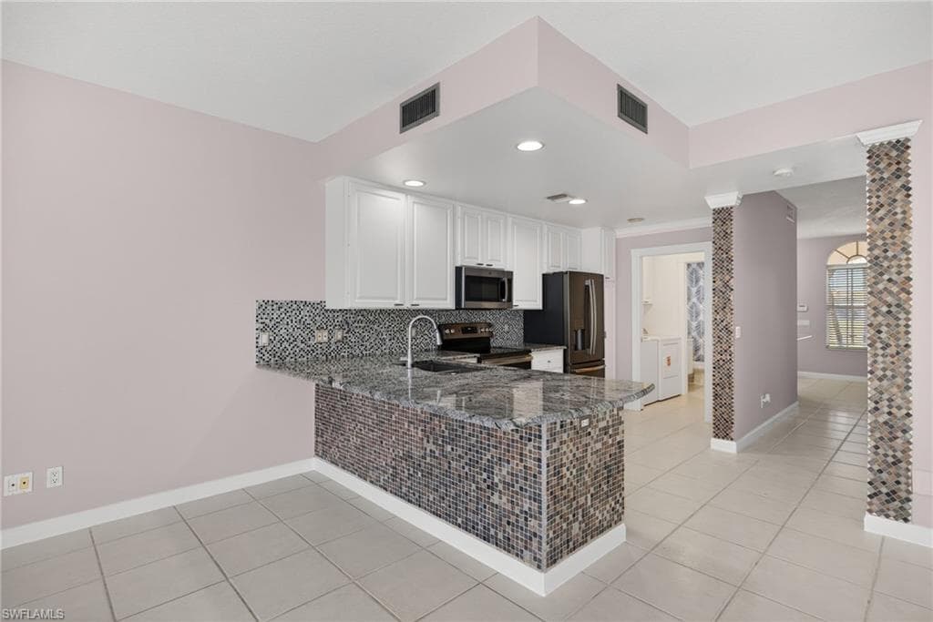 3518 Zanzibar WAY, NAPLES FL 34119-7