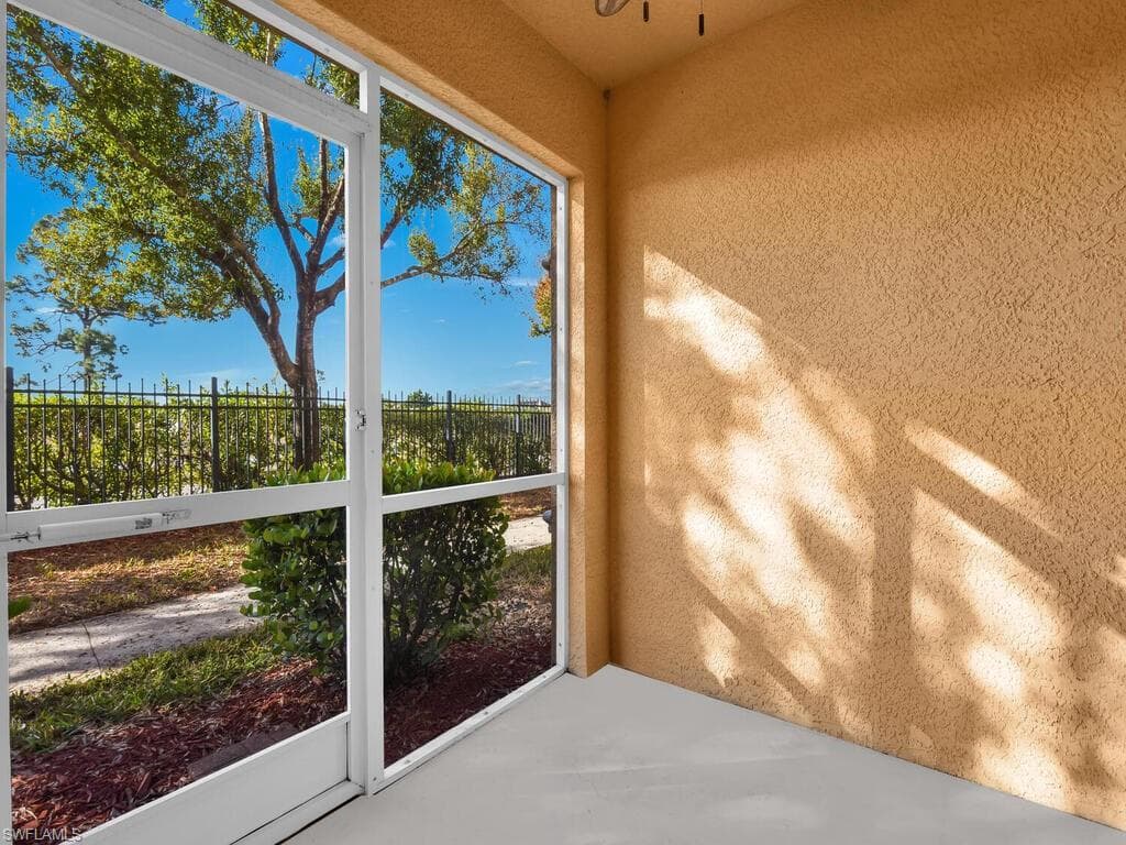 1860 Concordia Lake CIR # 603, CAPE CORAL FL 33909-26