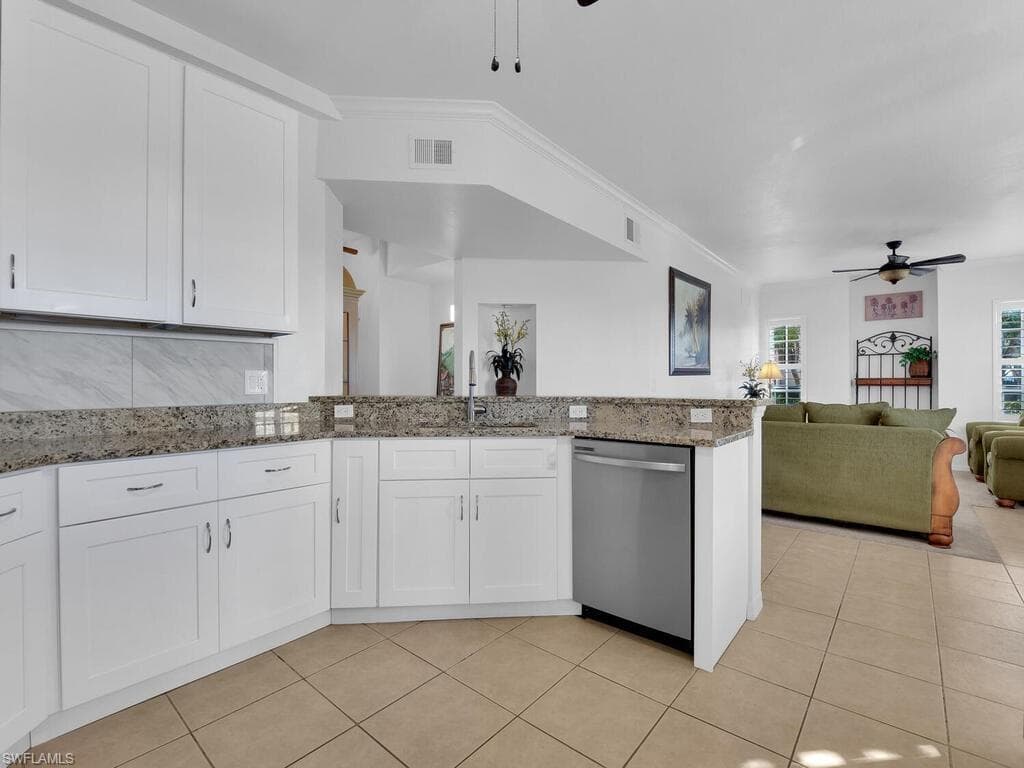 1860 Concordia Lake CIR # 603, CAPE CORAL FL 33909-7