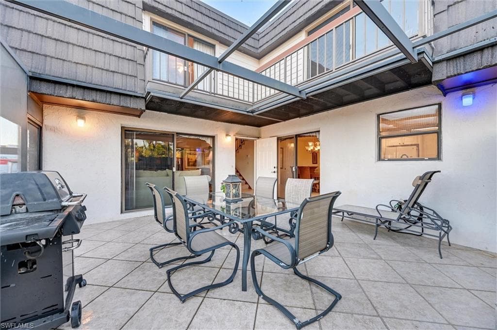 185 Lake Point LN # 8B, NAPLES FL 34112-11