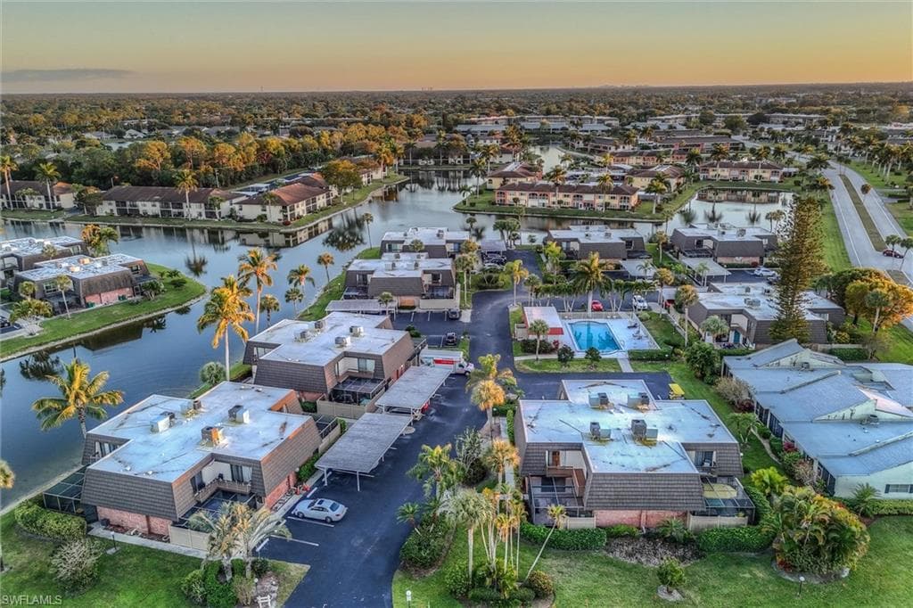 185 Lake Point LN # 8B, NAPLES FL 34112-31