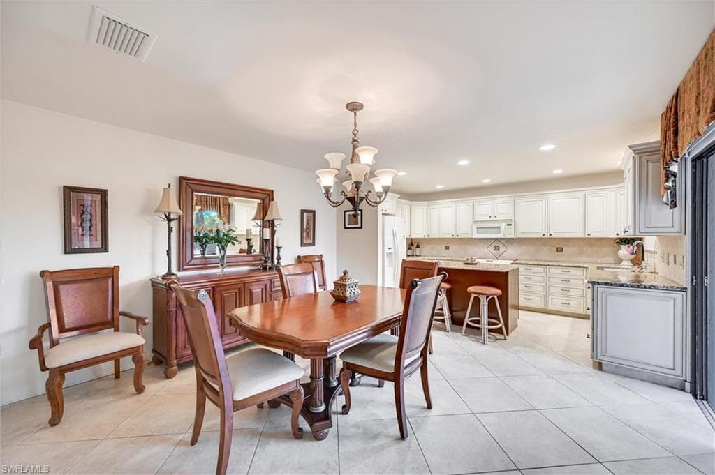 185 Lake Point LN # 8B, NAPLES FL 34112-8