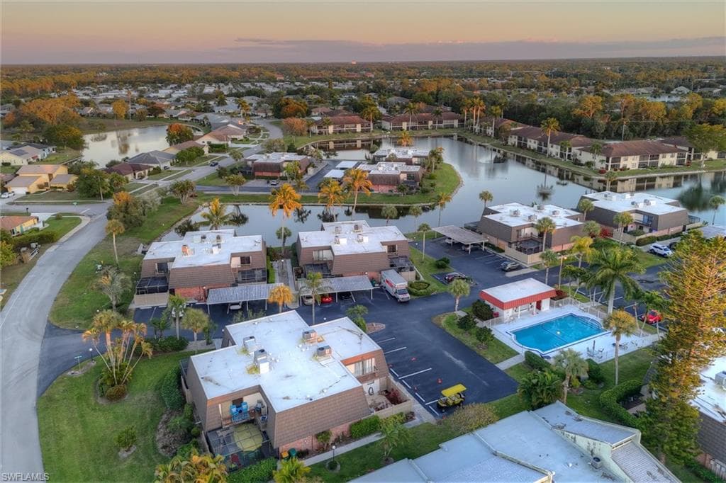 185 Lake Point LN # 8B, NAPLES FL 34112-32