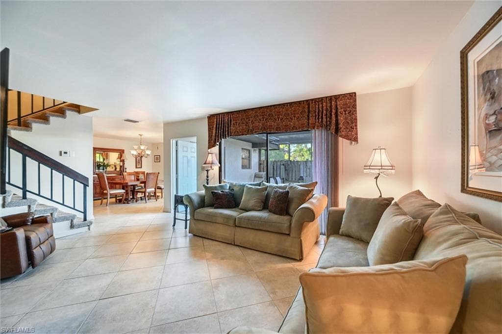 185 Lake Point LN # 8B, NAPLES FL 34112-13