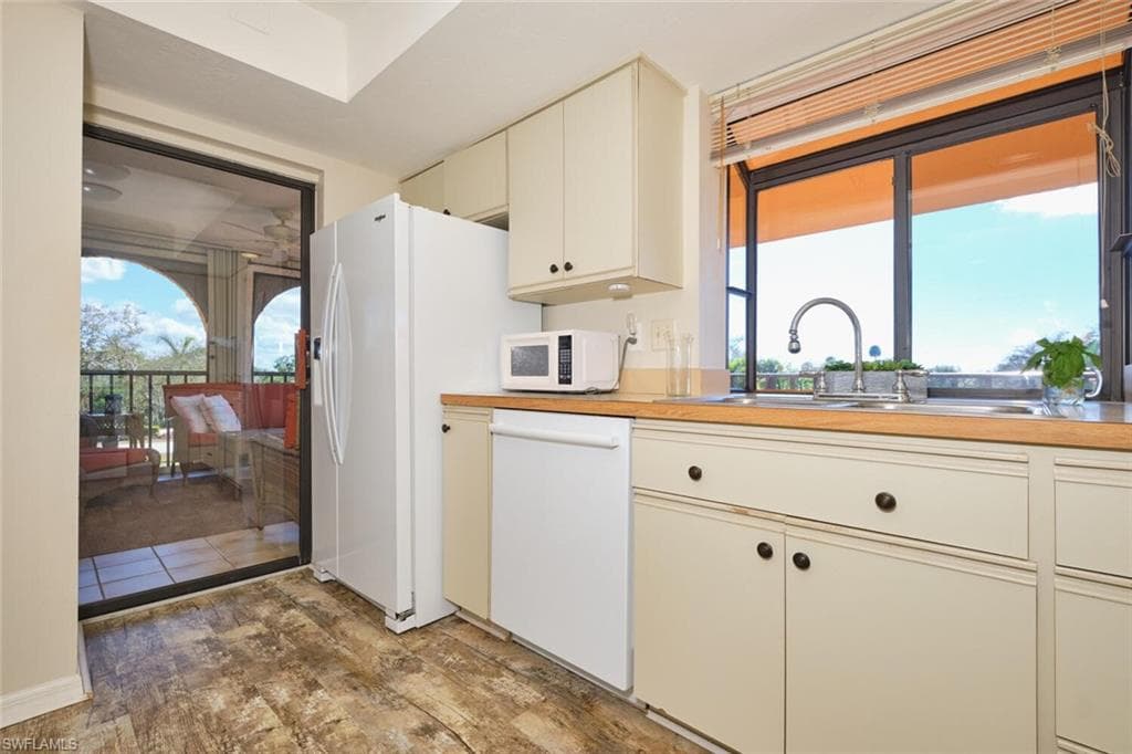 5510 SW 4th PL 106-16