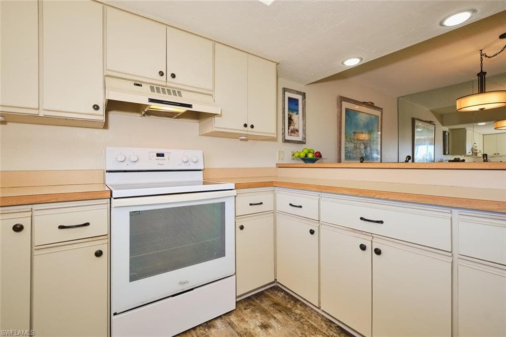 5510 SW 4th PL 106-15