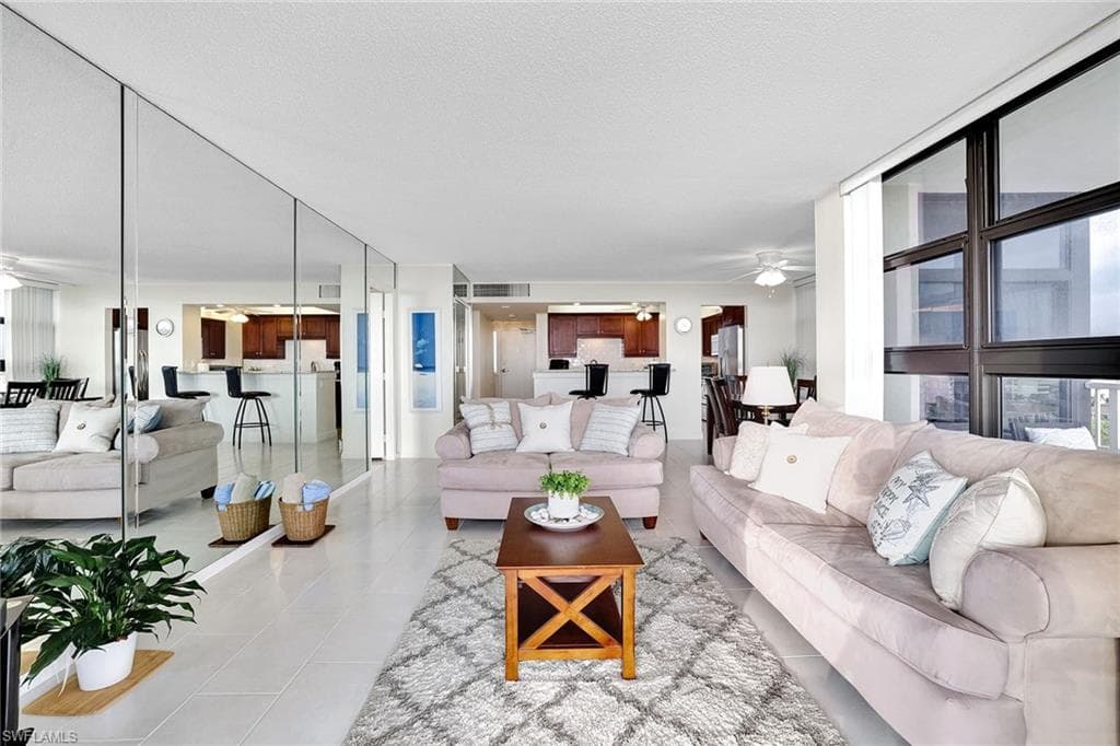 260 Seaview CT # 906, MARCO ISLAND FL 34145-2