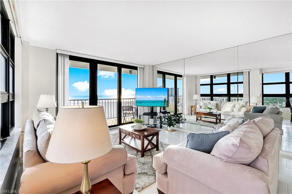 260 Seaview CT # 906, MARCO ISLAND FL 34145-3