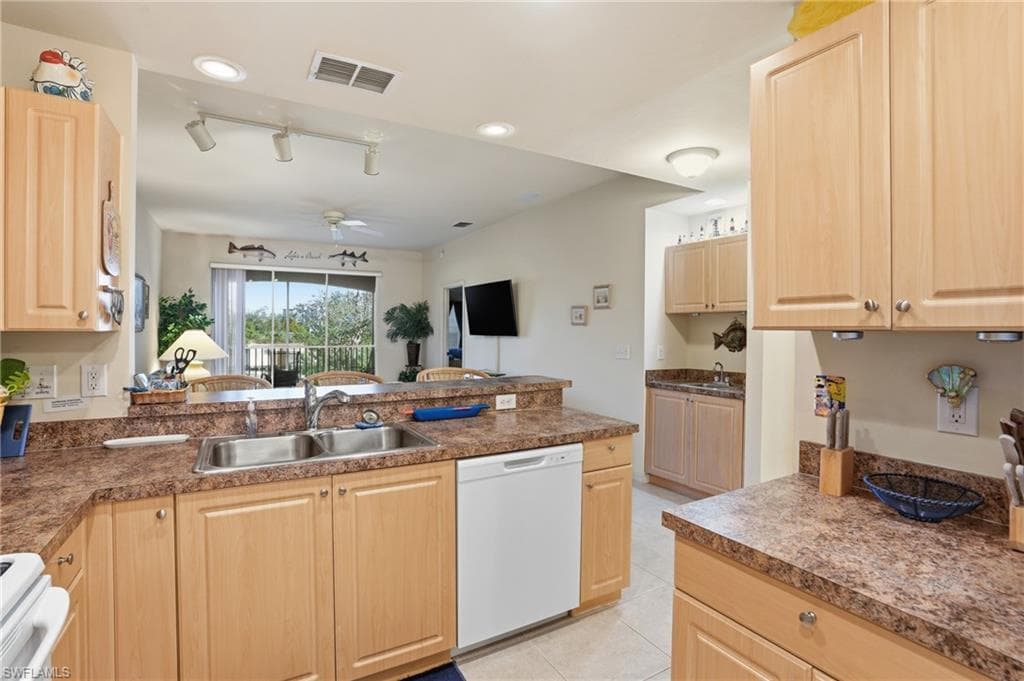 15979 Mandolin Bay DR # 202, FORT MYERS FL 33908-12