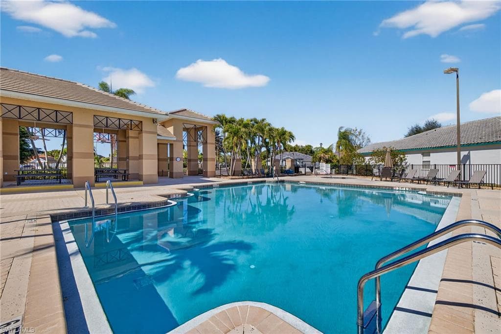 7611 Cameron CIR-34